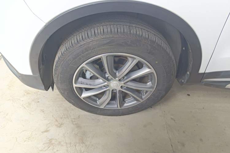 Used Geely Auto Emgrand X7 Sport 2018 1.8TD Automatic Two-Wheel Drive Smart 4G Connected Version
