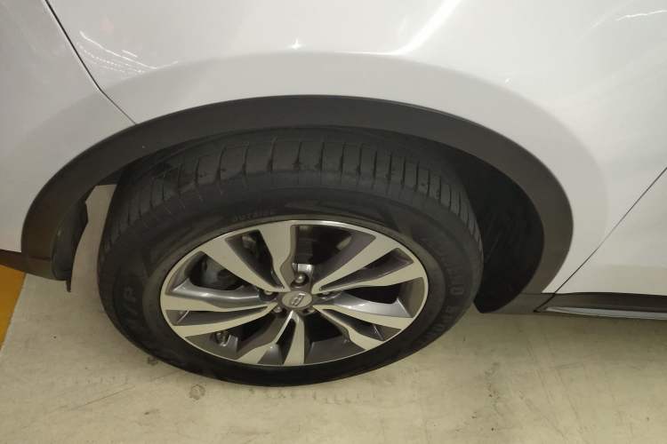 Used Geely Auto Emgrand X7 Sport 2016 2.0L Manual ZhiShang Version
