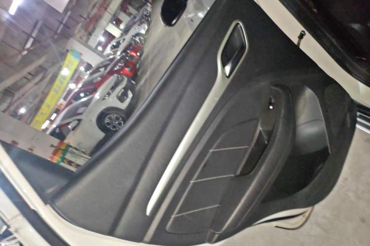 Used MG ZS 2018 1.5L Automatic Luxury Edition China V Standard