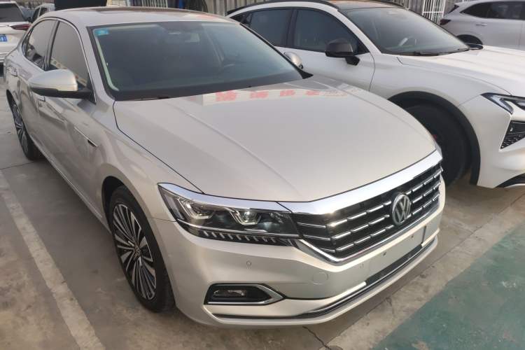 Used Volkswagen Passat 2020 330TSI Luxury Edition China VI
