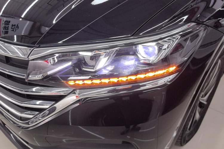 Used Volkswagen Viloran 2024 330TSI Luxury Edition
