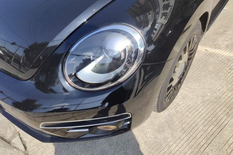 Used Volkswagen Beetle 2018 180TSI Joyful Orange Edition
