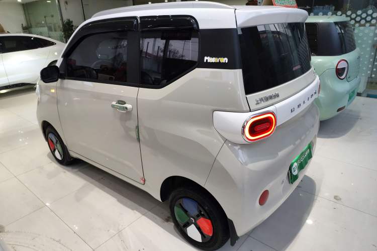 Used Wuling Hongguang MINIEV 2024 3rd Generation 215km Advanced Version
