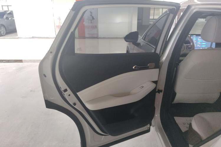Used Baojun Yunhai 2024 140km Plug-in Hybrid Version
