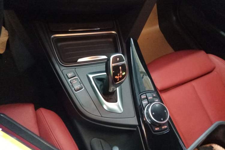 Used BMW 3 Series 2014 320i Sport Design Package
