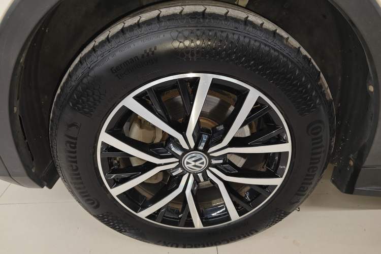 Used Volkswagen Tiguan L 2017 330TSI Automatic Two-Wheel Drive Luxury Edition