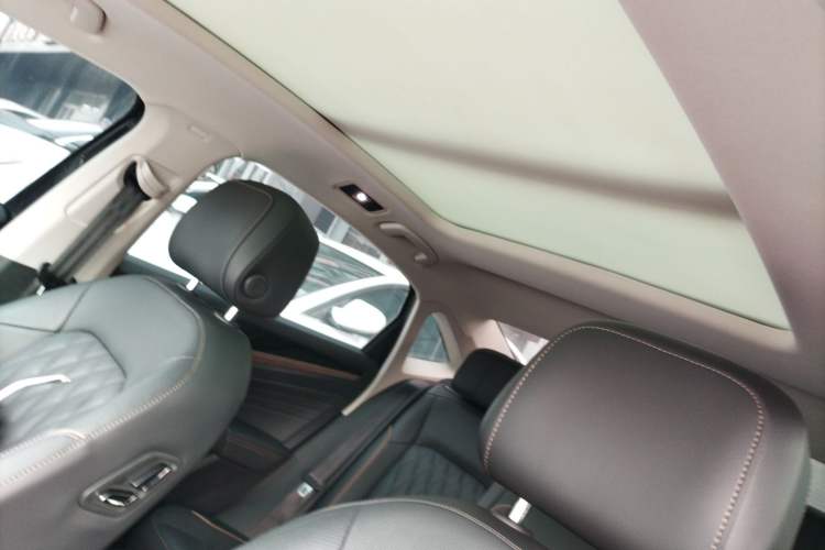 Used Volkswagen Passat 2020 Revised Version 330TSI Luxury Edition China VI Standard
