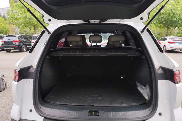 Used BYD Song Pro New Energy 2024 HONOR Edition DM-i 71KM Navigation Model
