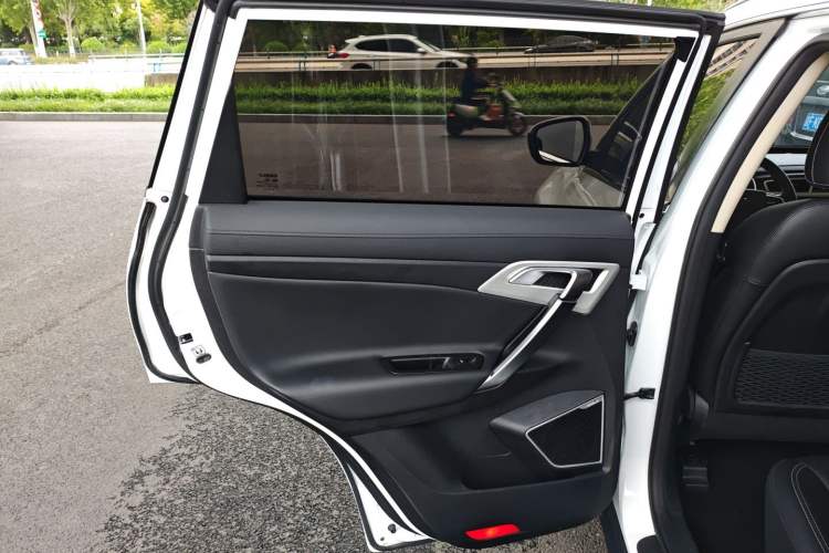 Used Geely Auto Emgrand X7 Sport 2018 1.8TD Automatic Two-Wheel Drive Zhiya Model
