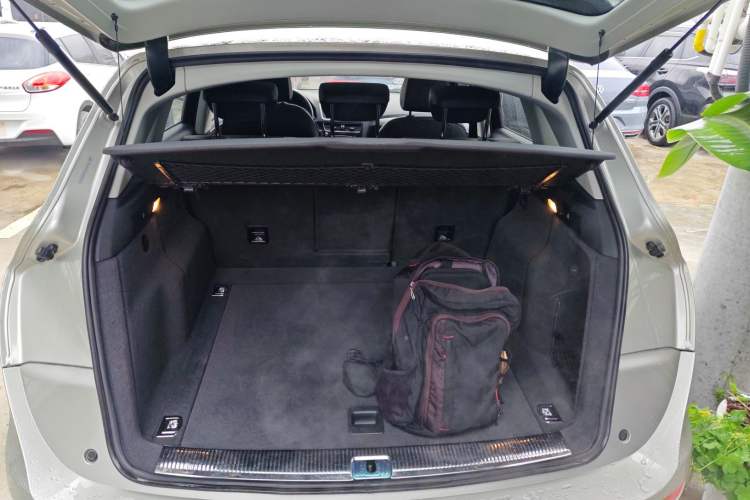 Used Audi Q5 2018 Collector's Edition 40 TFSI Technology Model
