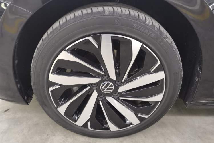 Used Volkswagen Passat 2025 Outstanding Model 330TSI Elite Edition
