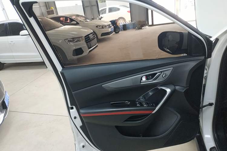 Used Changan CS55 2017 1.5T Automatic Colorful Edition
