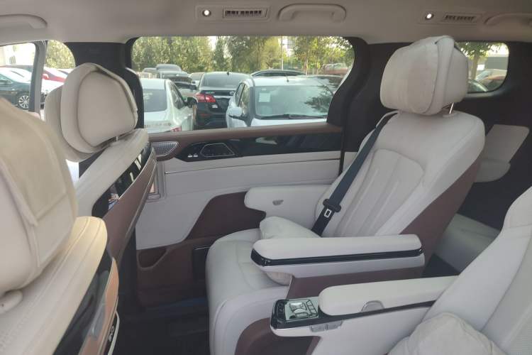 Used BYD Xia 2025 DM-i 1.5T 180km Beyond Edition
