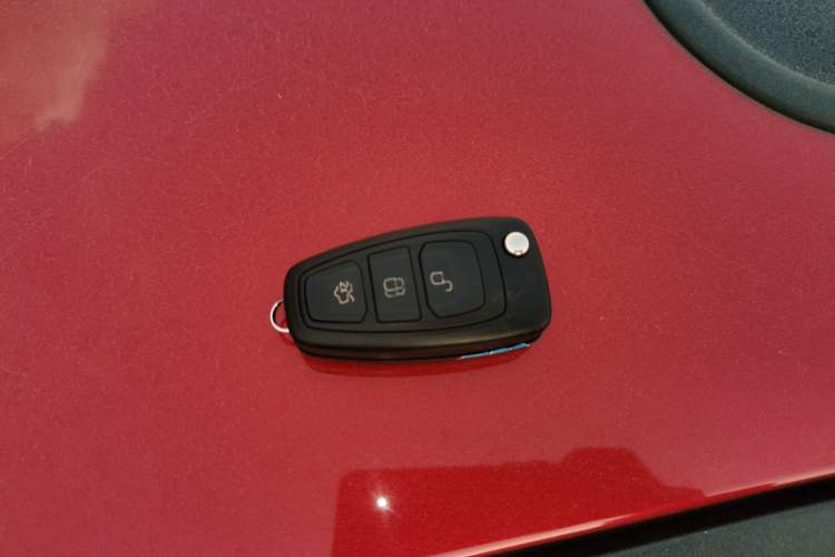 Used Ford Focus 2012 Sedan 1.6L Automatic Fashion Edition