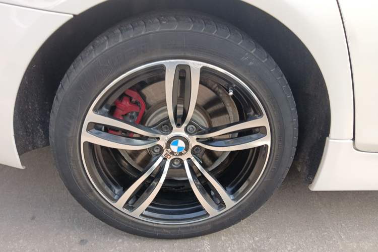 Used BMW 5 Series 2014 525Li Leading Model
