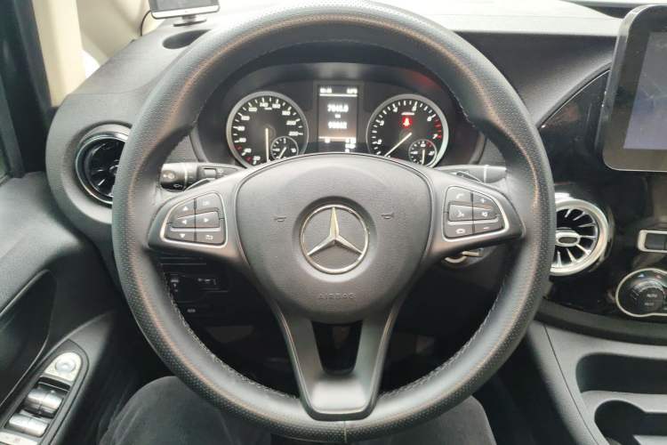 Used Mercedes-Benz Vito 2021 2.0T Elite Version 7 Seats