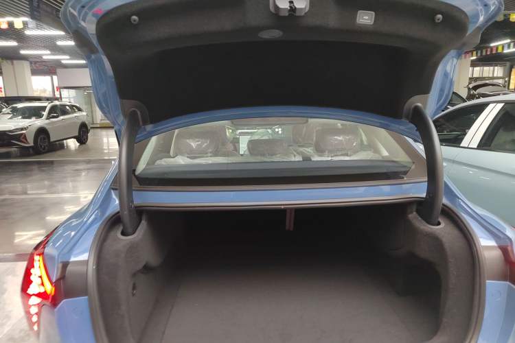 Used Hongqi Tiangong 05 2025 550 Smart Selection
