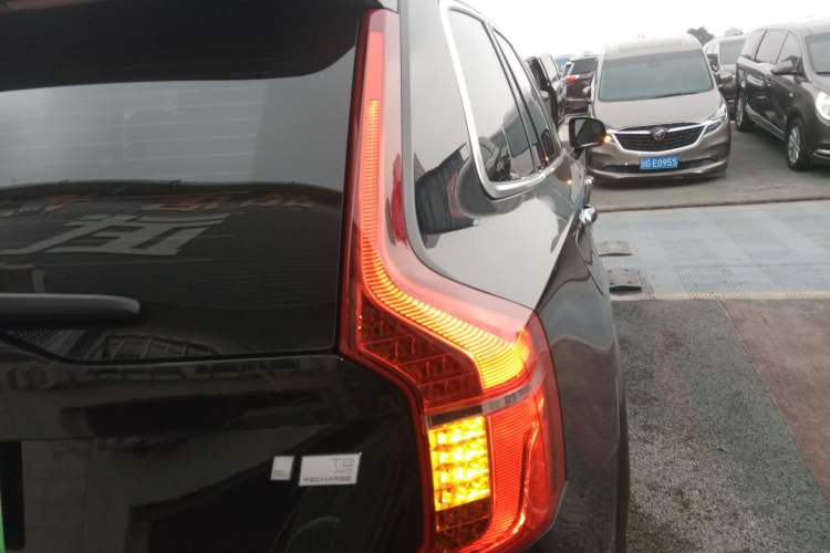 Used Volvo XC90 New Energy 2021 E-Drive Hybrid T8 Luxury Flagship 7-Seater