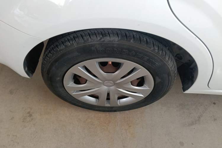 Used Chevrolet Aveo Sonic 2014 Sedan 1.4SL MT Comfort Edition
