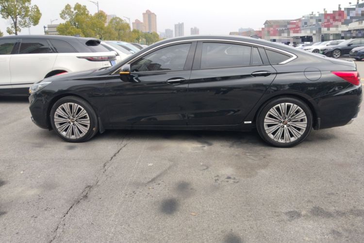 Used Hongqi H5 2022 Classic Model Facelift 1.8T Automatic Smart Connect Flagship Edition
