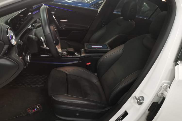 Used Mercedes-Benz A-Class 2022 Revised Version A 200 L Sport Sedan Fashionable Style