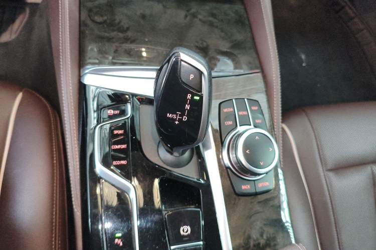 Used BMW 5 Series 2022 Restyled 525Li Luxury Package
