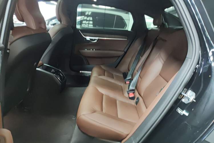 Used Volvo S90 2022 B5 Zhiyuan Luxury Edition

