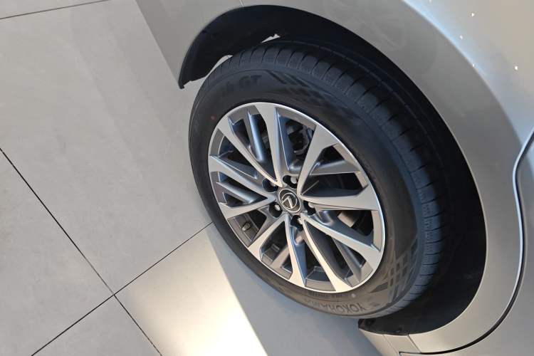 Used Lexus ES 2023 200 Excellence Edition
