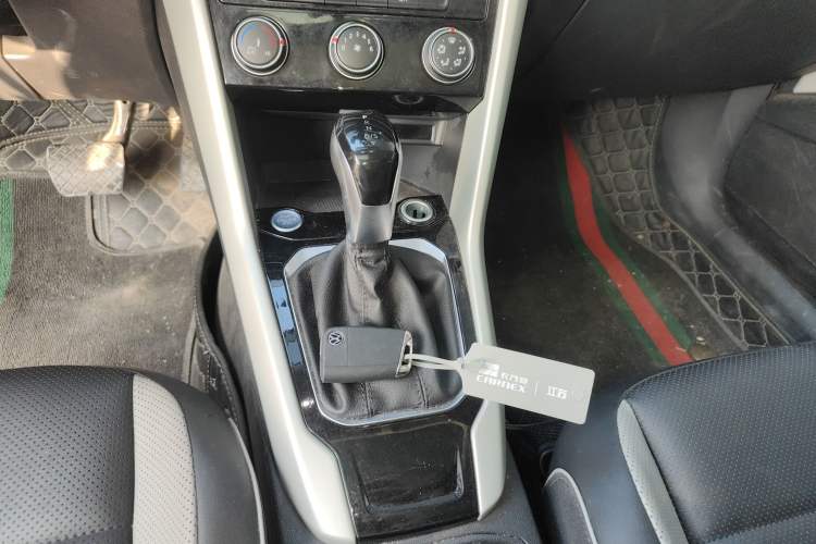 Used Volkswagen T-ROC 2023 280TSI DSG Two-Wheel Drive Time Edition