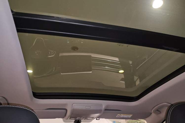 Used Volkswagen Tiguan L 2022 330TSI Automatic Two-Wheel Drive R-Line Enhanced Edition
