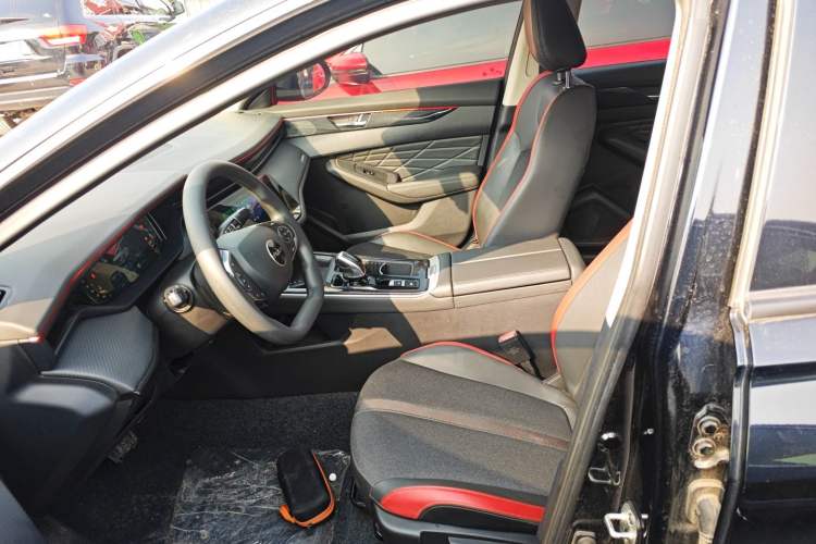 Used Dongfeng Aeolus Yixuan MAX 2023 1.5T Super-Powered Dad Edition