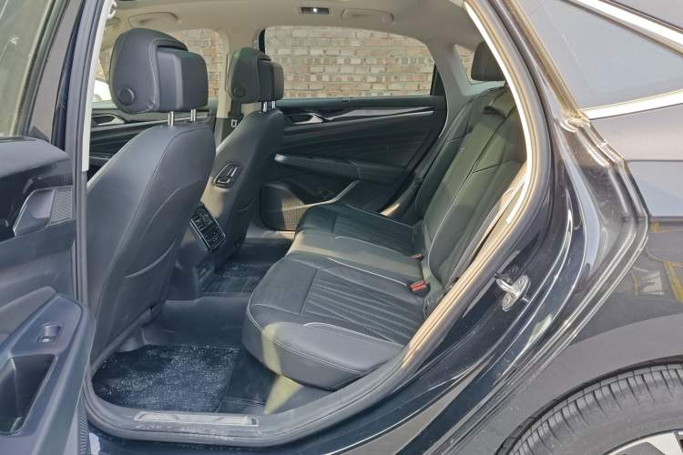 Used Volkswagen Passat 2023 Facelift 330TSI Luxury Edition
