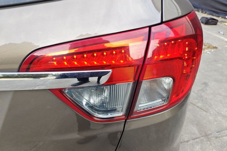 Used Buick Envision 2016 20T Two-Wheel-Drive Elite Model
