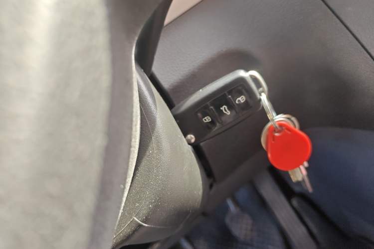 Used Volkswagen Touran 2013 1.4T Manual Fashion Edition 5 Seats
