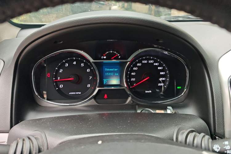 Used Chevrolet Captiva 2015 2.4L 4x4 Flagship Edition 7-Seater
