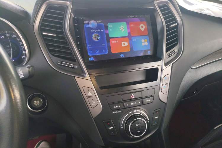 Used Hyundai Santa Fe 2015 2.4L Automatic Two-Wheel Drive Smart Version 5 Seats
