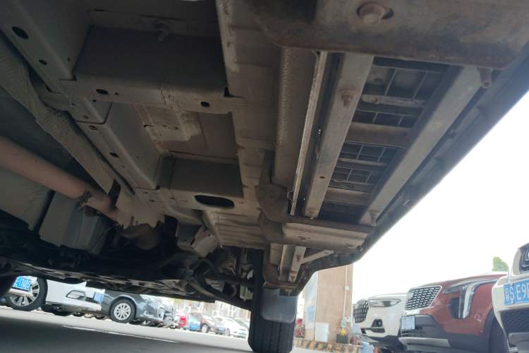 Used Ford Transit 2020 2.0T Diesel Multi-Function Commercial Vehicle Mid-Chassis Low-Roof Design with Dual Rear Doors Emission Standard China V
