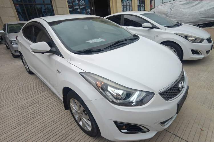 Used Hyundai Elantra 2016 1.6L Automatic Smart Version
