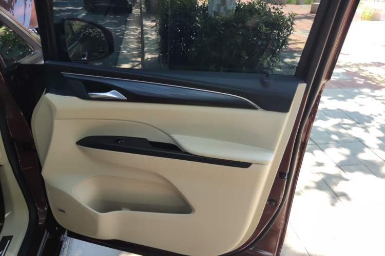 Used Buick GL8 2022 ES Landtrek 653T Flagship Model
