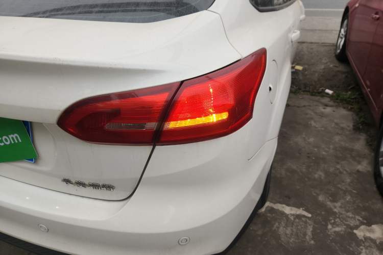 Used Ford Focus 2015 Sedan 1.6L Automatic Trend Model
