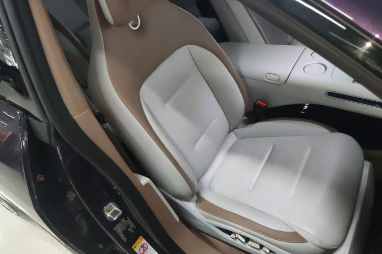 Used  07 2024 Max Extended-Range Edition