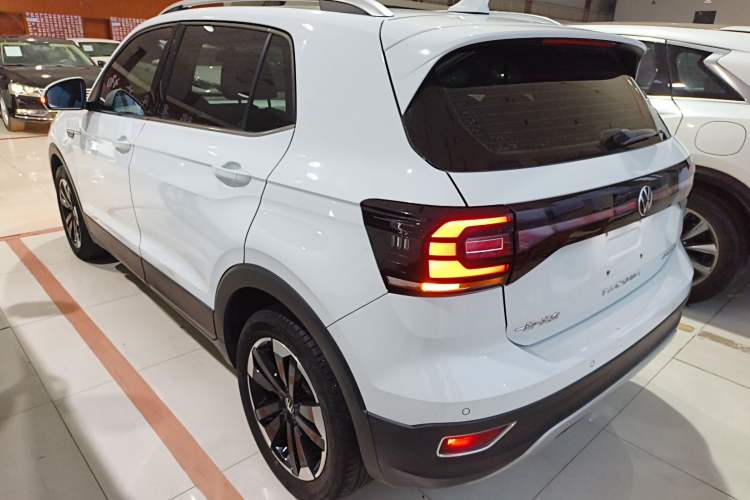 Used Volkswagen Tacqua 2021 200TSI DSG JoyConnect Edition