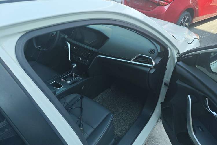 Used Venucia T90 2018 2.0L CVT Smart Connect Prestige Version China VI Standard
