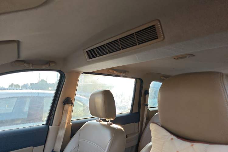 Used Wuling Hongguang 2014 1.2L S Comfort Model China IV
