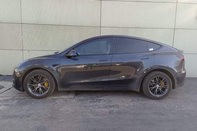 Used Tesla Model Y 2024 Long-Range All-Wheel-Drive Version