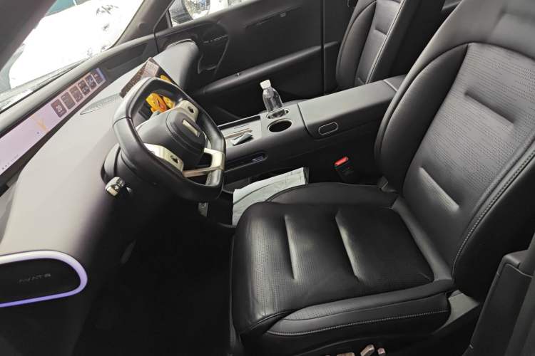 Used  07 2024 Max Extended-Range Edition