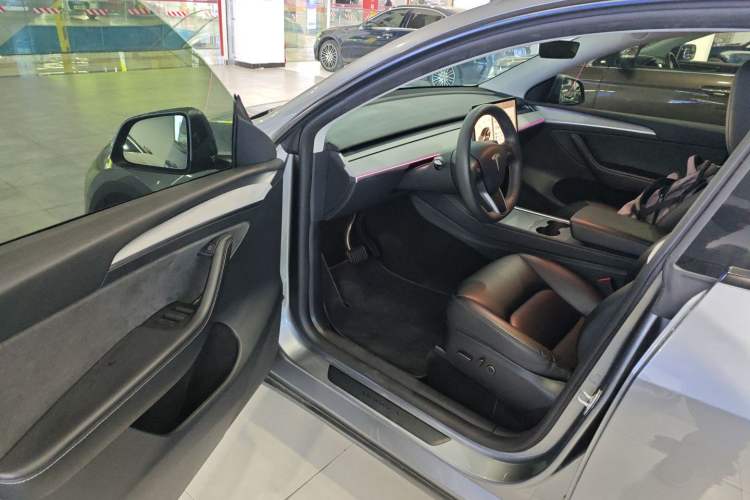 Used Tesla Model Y 2024 Rear-Wheel-Drive Version