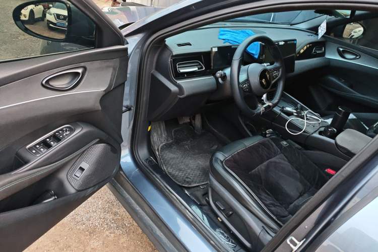 Used BYD Seal 06 New Energy 2024 DM-i 120KM Flagship Model
