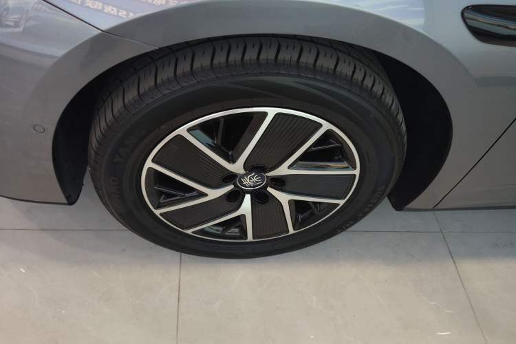 Used BYD Qin L 2025 DM-i Smart Drive 120KM Superior Model
