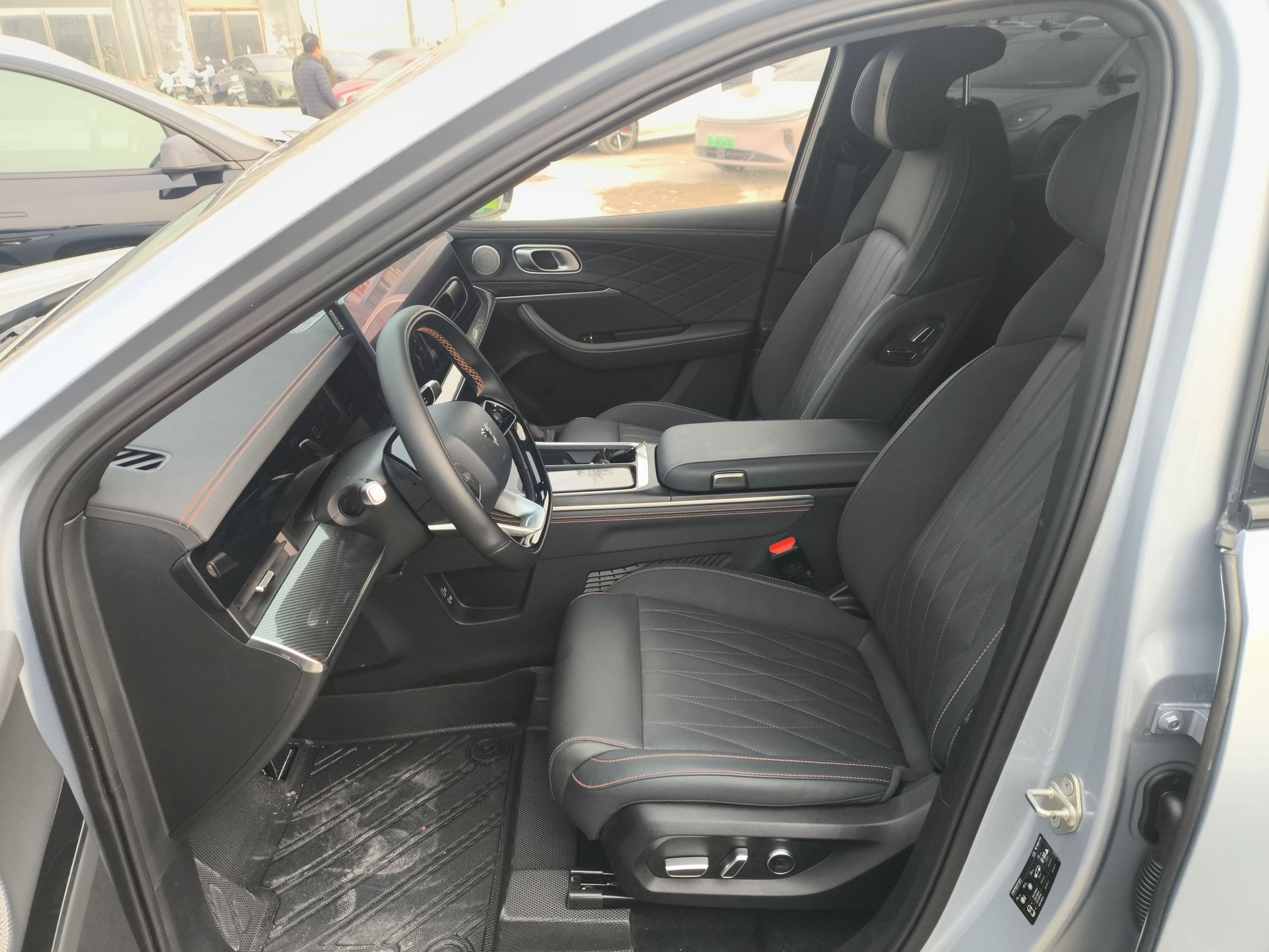 Переднее сиденье в автомобиле